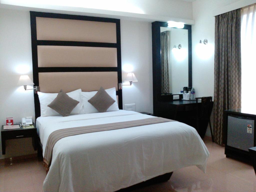 טריואנדרום Pattom Royal Hotel מראה חיצוני תמונה
