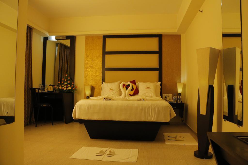טריואנדרום Pattom Royal Hotel מראה חיצוני תמונה