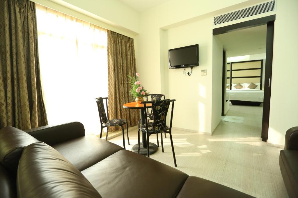 טריואנדרום Pattom Royal Hotel מראה חיצוני תמונה