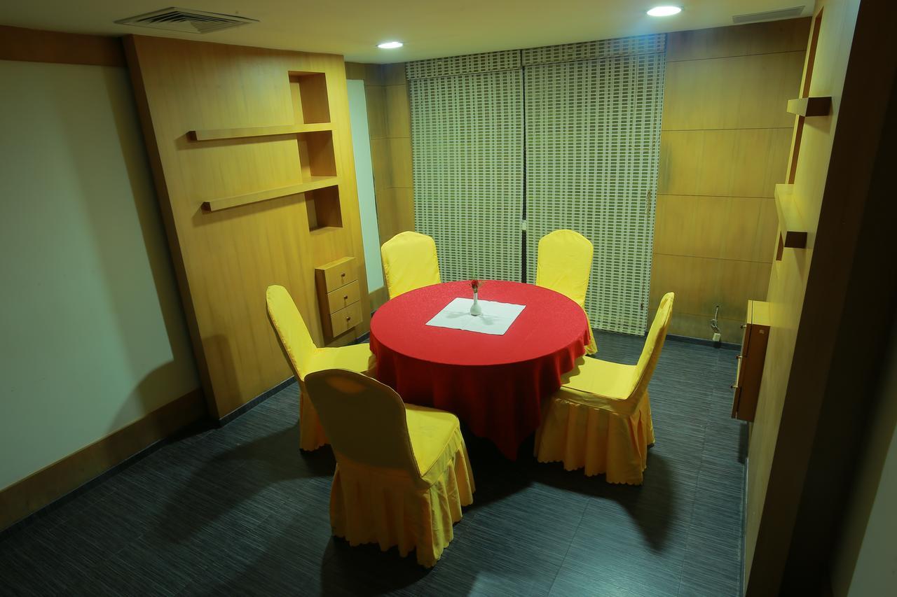 טריואנדרום Pattom Royal Hotel מראה חיצוני תמונה